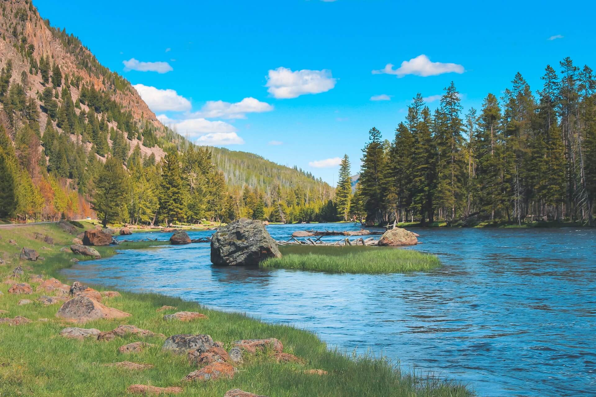 Lago en el Parque Nacional Yellowstone