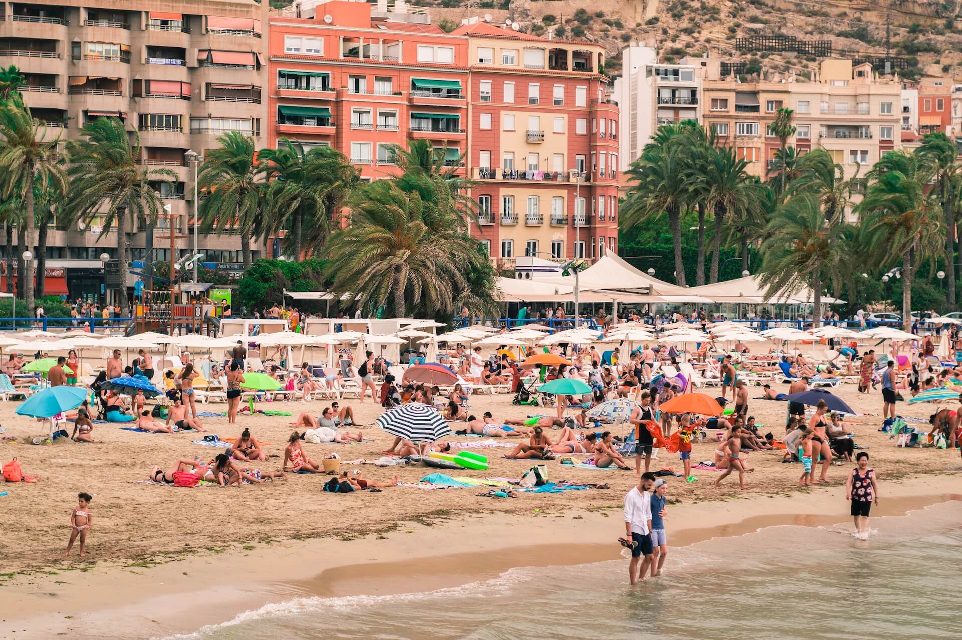 beach full of people