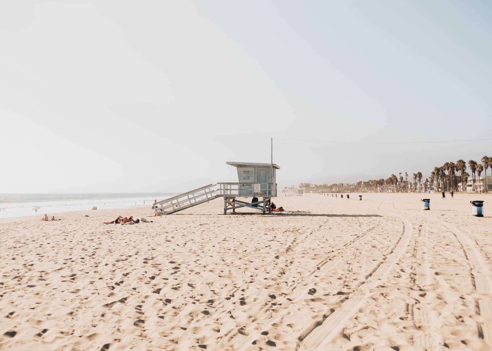 white hut on venice beach during the day