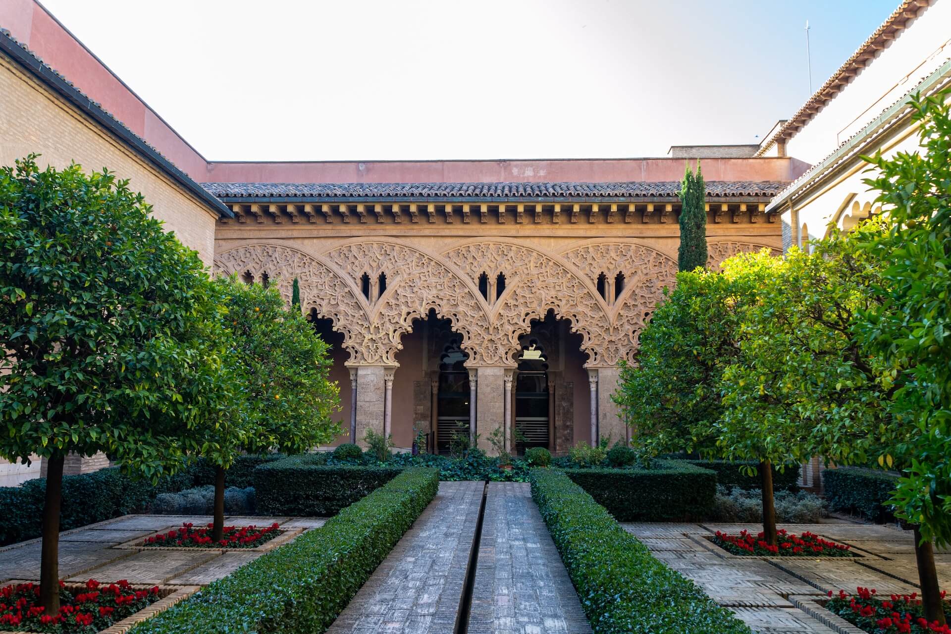 a building with pillars