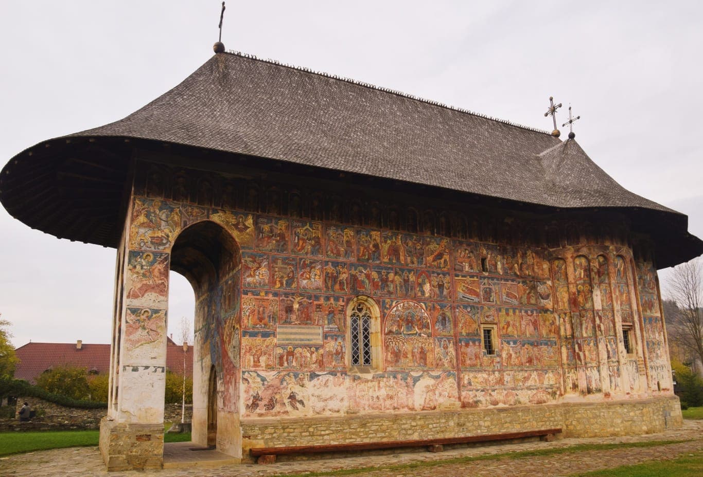 La tierra de los Monasterios Pintados de Colores