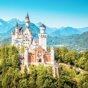 From Munich: Neuschwanstein Castle & Linderhof Premium Tour