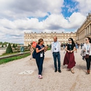 Versailles: Skip-the-Line Tour of Palace with Gardens Access