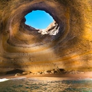 Portimão: Excursión de Aventura en Lancha Rápida por las Grutas Marinas de Benagil