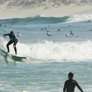 Peniche : Cours de surf pour débutants, intermédiaires et avancés.