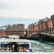 Hamburg: 2-stündige XXL Bootstour durch den Hamburger Hafen