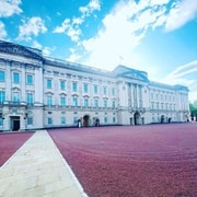 London: Guided Walking Tour with Changing Of The Guard