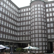 Hamburg: Private Tour Down Town around City Hall
