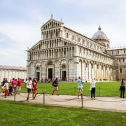 Entrada reservada para a Torre Inclinada de Pisa e a Catedral