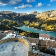 Da Alicante: Guadalest, Altea e biglietto per le cascate di Algar