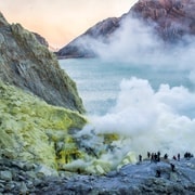 From Bali: 24-Hour Kawah Ijen Blue Flames, Dinner & Room
