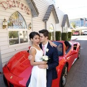 Las Vegas: boda en la famosa ventanilla drive-up