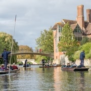 Cambridge: Alumni-Led Walking & Punting Tour w/Kings College