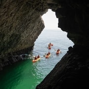 Lissabon: Kajaktour durch den Arrabida-Park mit Strandpicknick