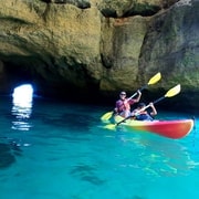 Portimão: Tour in kayak delle grotte di Benagil