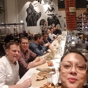 Atenas: Tour nocturno de degustación de comida con guía