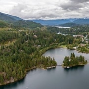 Von Vancouver aus: Ganztagestour zu den Wasserfällen und ins Dorf Whistler