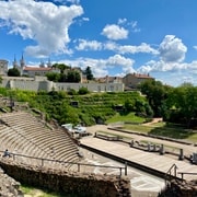 Lione: tour a piedi audio per smartphone del distretto di Fourvière