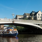 York: Daytime Sightseeing Boat Cruise with Live Commentary