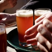 Berlino: Tour guidato della birra artigianale e tour culturale con spuntini