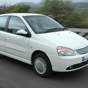 Von Agra: Privater Transfer nach Delhi