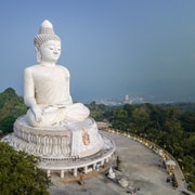 Phuket: Wat Chalong, Viewpoint, and Old Town Guided Tour
