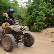 Rivera Maya: Viaggio nella giungla con ATV, Zipline e bagno nel Cenote