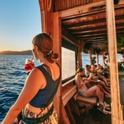 Palma de Mallorca: Sunset Boat Tour with DJ and Dance Floor