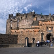 Edinburgh Castle: Guided Walking Tour with Entry Ticket