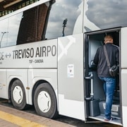 Dall'aeroporto di Treviso a Mestre e Venezia con un autobus espresso