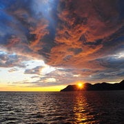 Cinque Terre: Cruzeiro ao pôr do sol com aperitivo a bordo