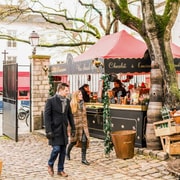 Parigi: Tour guidato a piedi di Montmartre con formaggio, vino e pasticceria